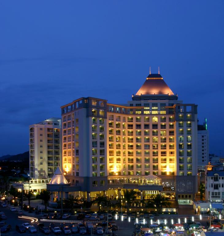 Cape Racha Hotel Si Racha Εξωτερικό φωτογραφία